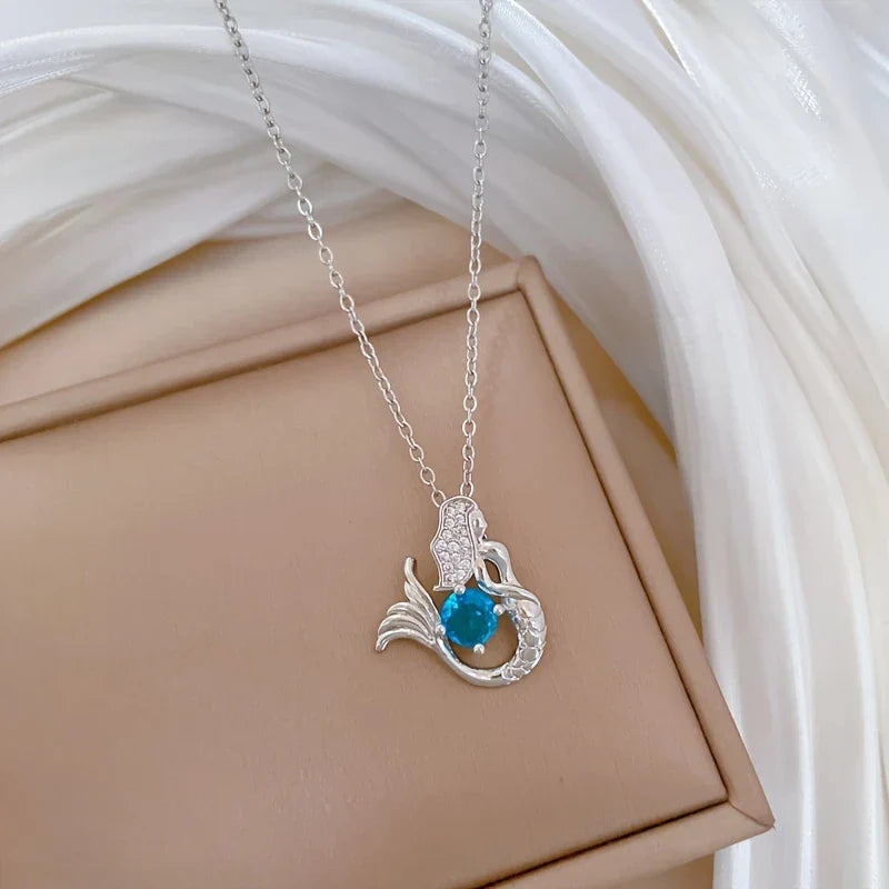 Collier sirène diamant bleu