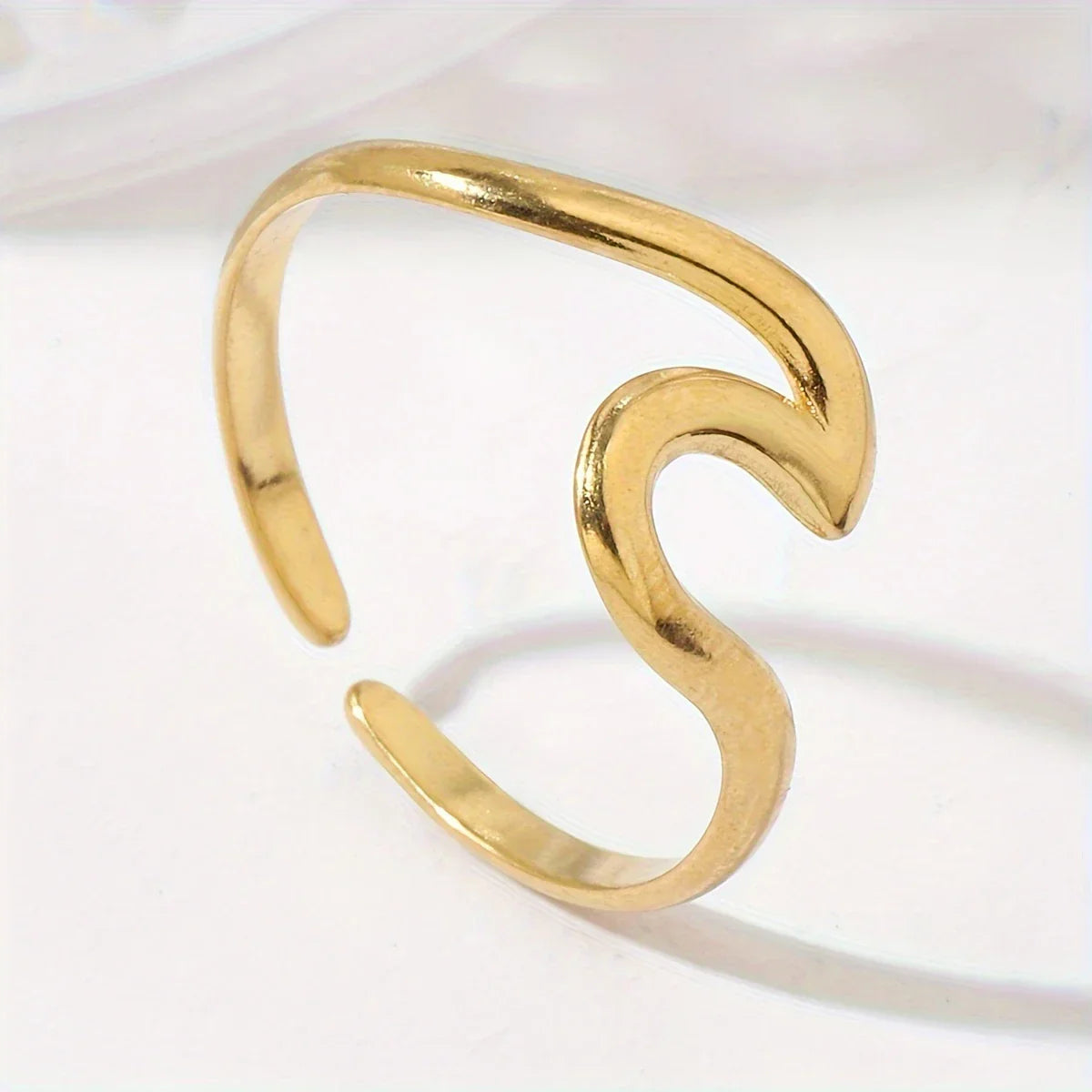 Bague vague réglable dorée