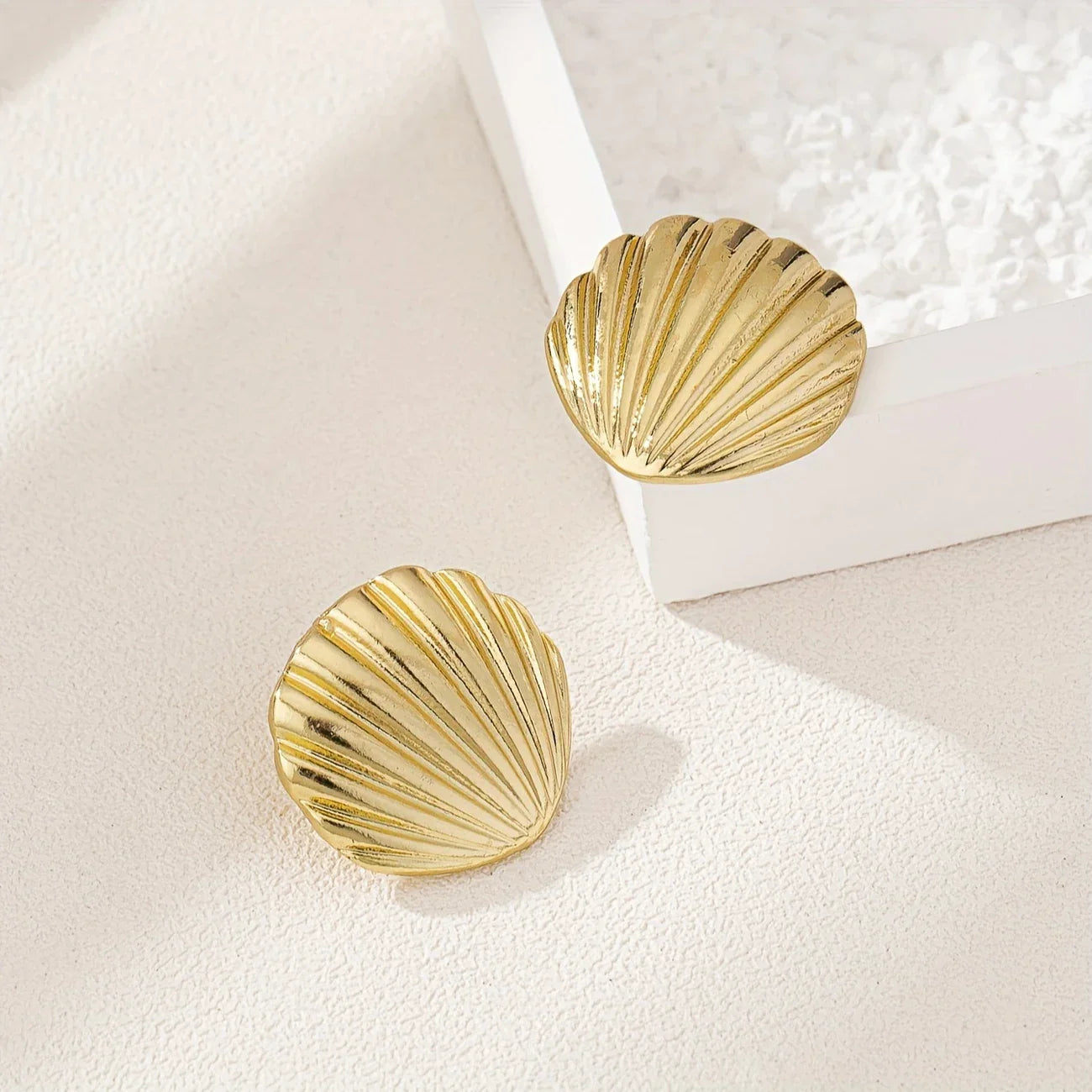 Boucles d'oreilles coquille bohémiennes dorées imperméables