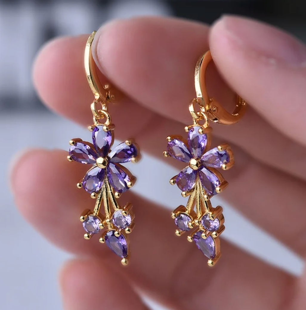 Boucles d'oreilles bouton marguerite améthyste dorées