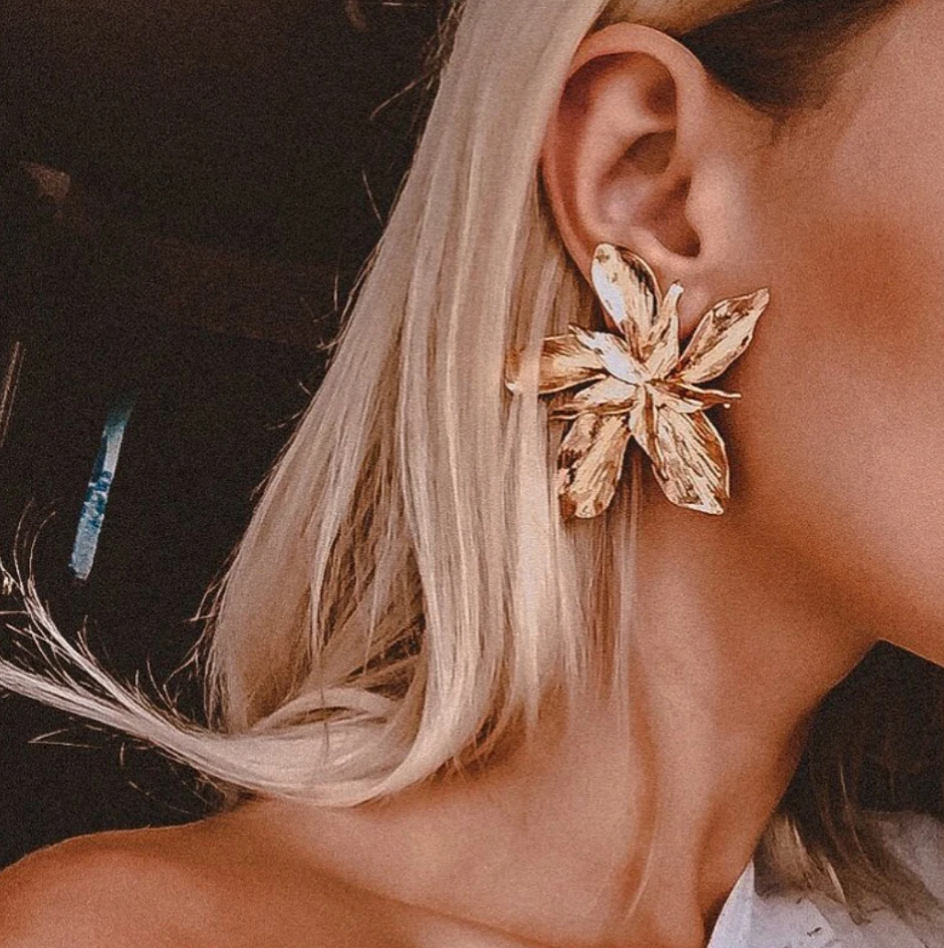 Grandes boucles d'oreilles feuille sauvage dorées