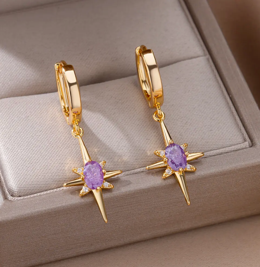 Boucles d'oreilles créoles dorées avec pendentifs étoile polaire améthyste