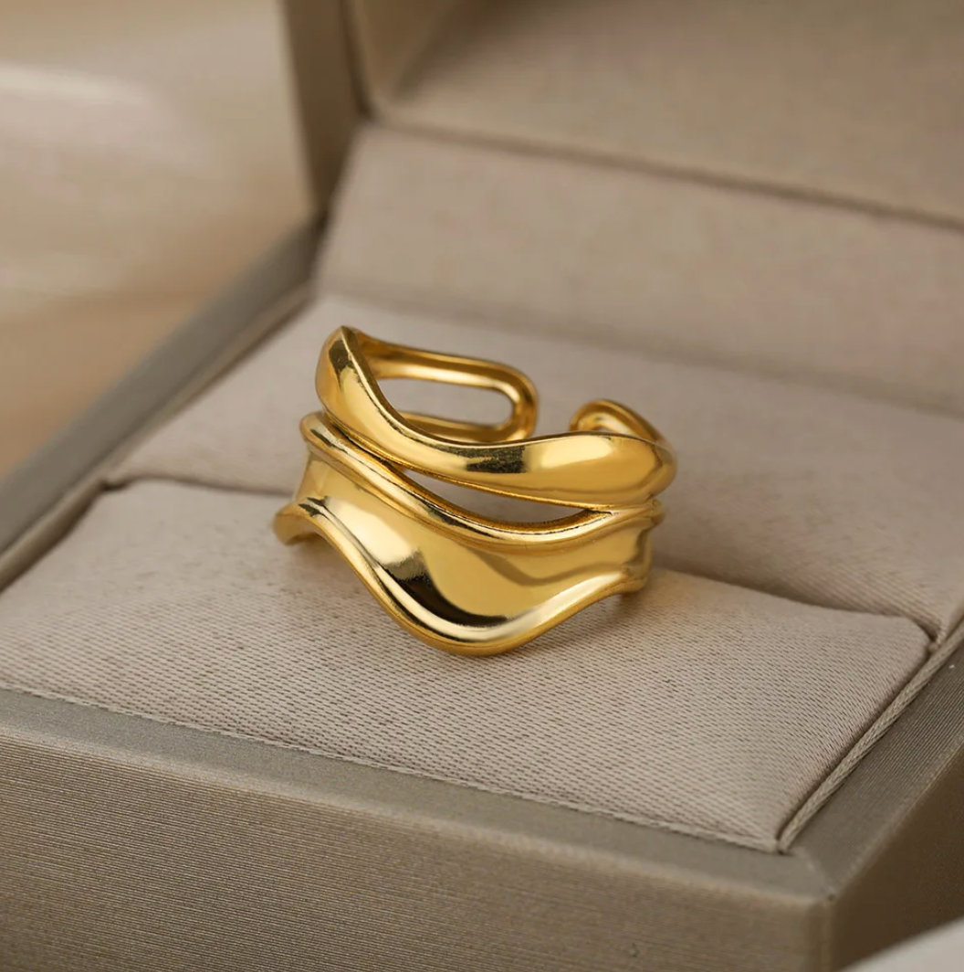 Bague impériale dorée
