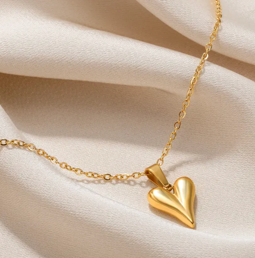 Collier cœur solide doré