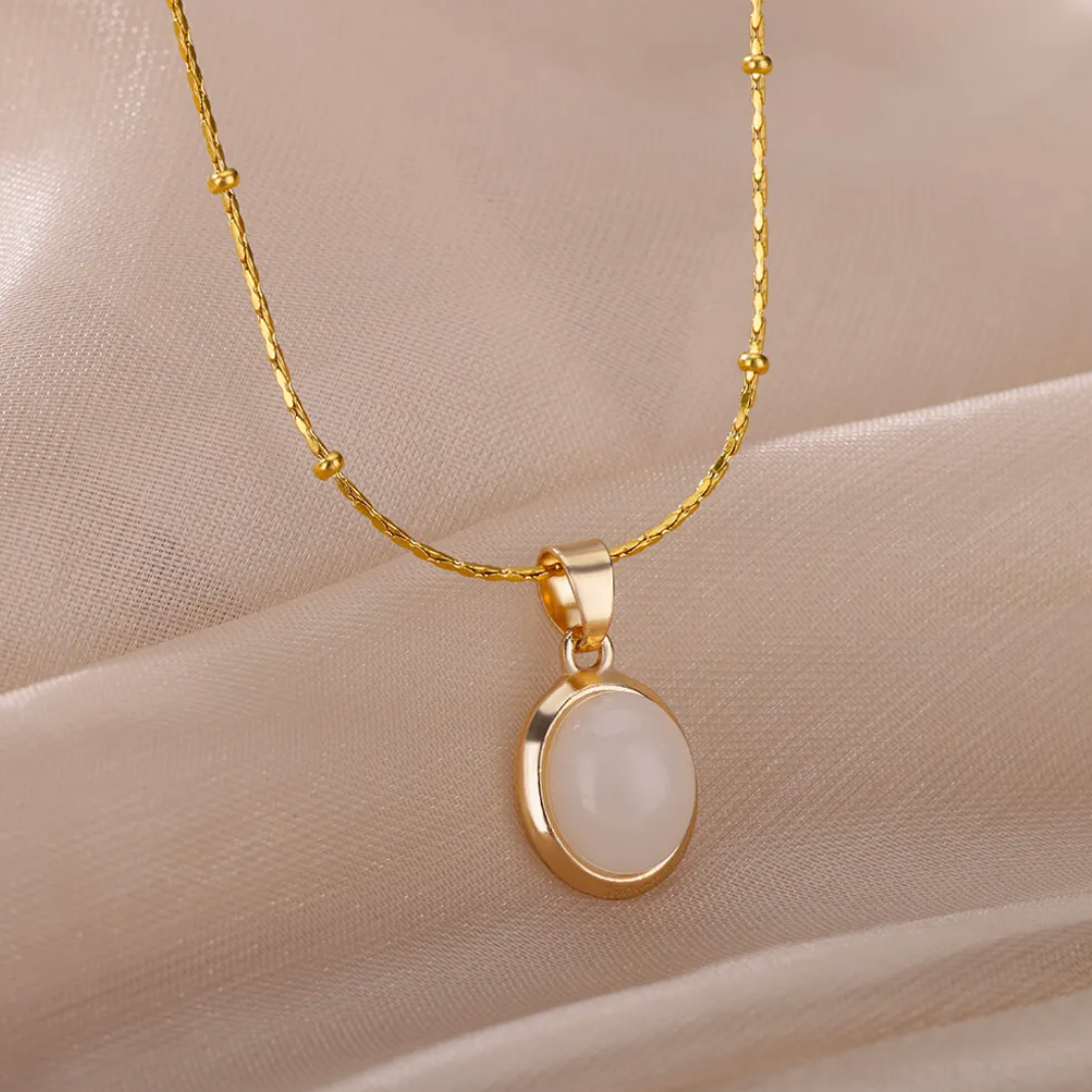 Collier en quartz blanc doré