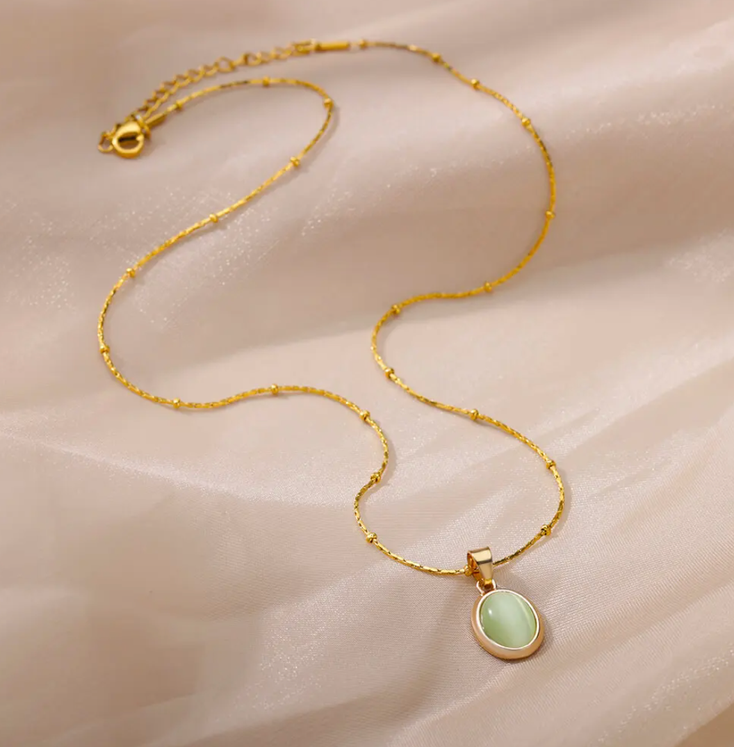 Collier en quartz vert doré