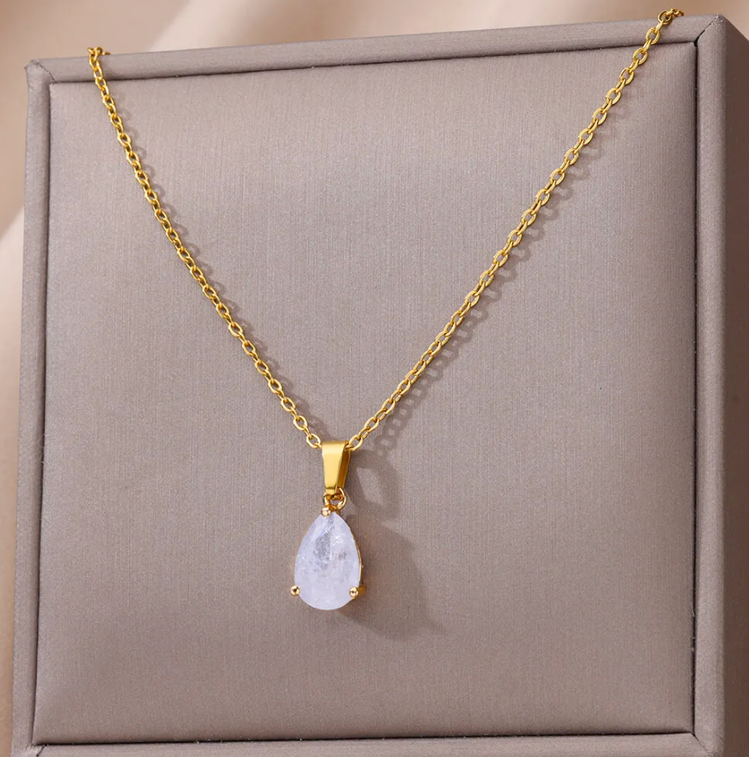 Collier doré pierre de quartz cristal du zodiaque