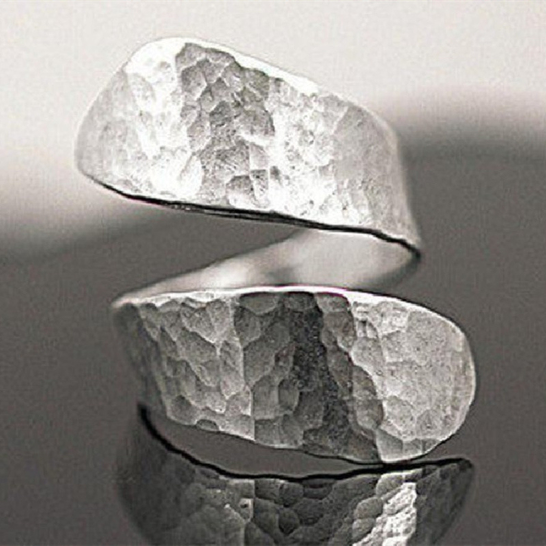 Bague spirale moderniste en relief plaquée argent