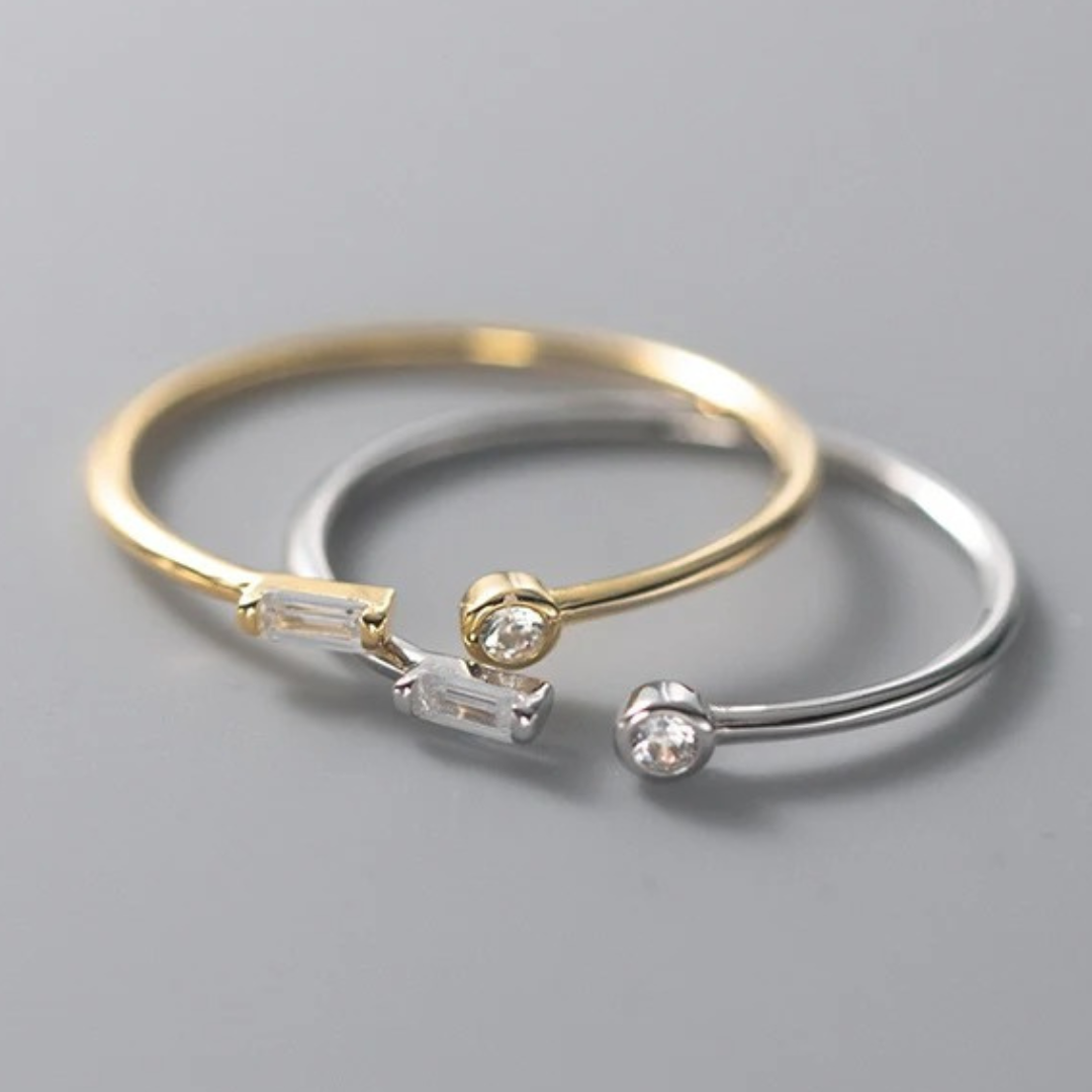Bague réglable en argent sterling plaqué avec 2 belles zircones cubiques