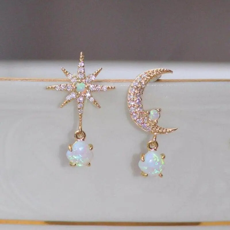Boucles d'oreilles lune et étoile en opale dorées