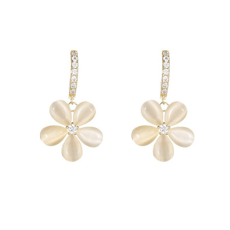 Boucles d'oreilles pétale en opale vierge