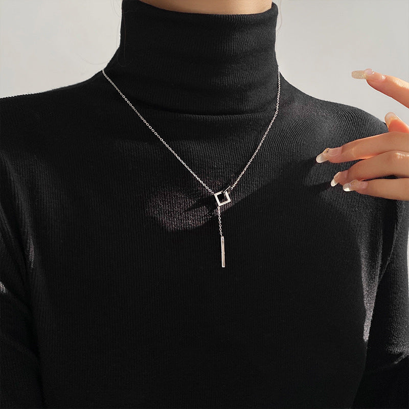 Collier géométrique plaqué argent