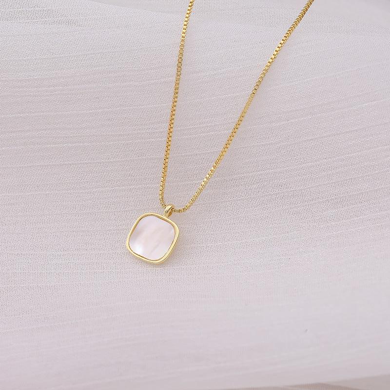 Collier chaîne de perles dorées Sophie
