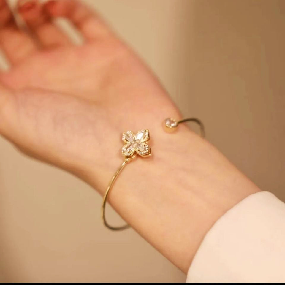 Bracelet pétale tourbillonnant scintillant