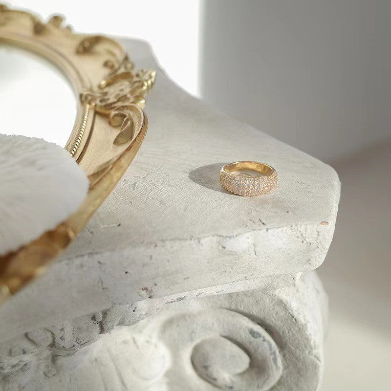 Bague dôme en cristal doré