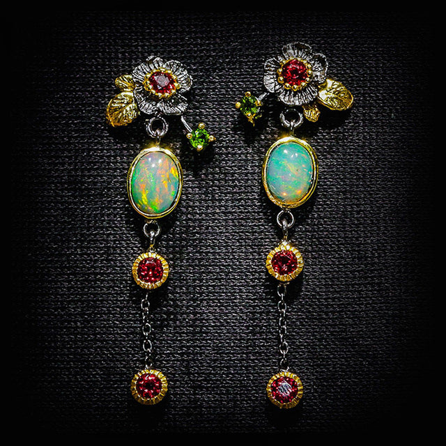 Boucles d'oreilles dorées vintage opale bleue et cristal rouge