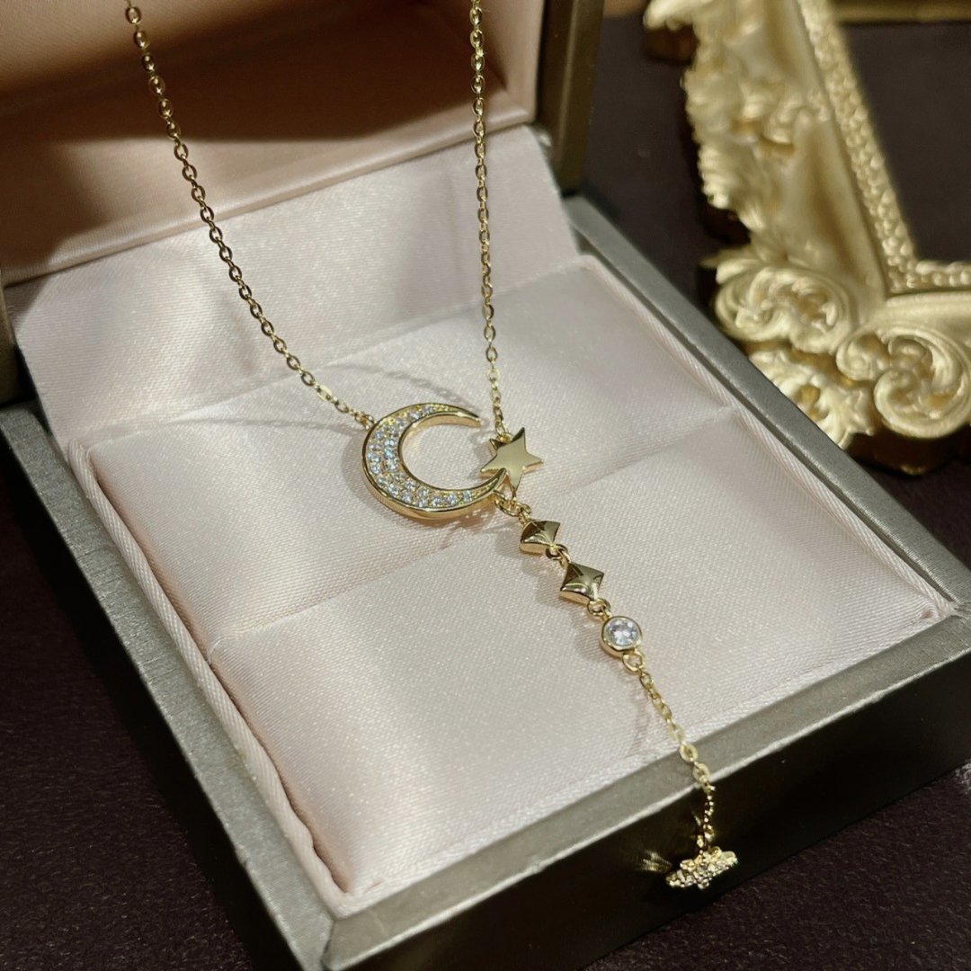 Collier lunaire brillance céleste