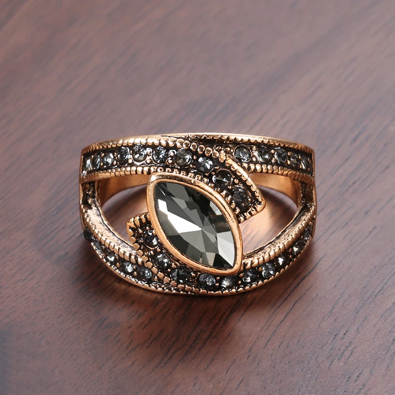Bague en cristal noir élégant