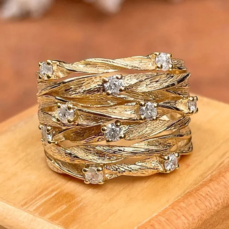 Bague dorée en zircone cubique vintage