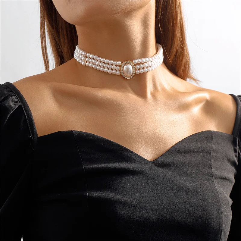 Collier triple perle élégant