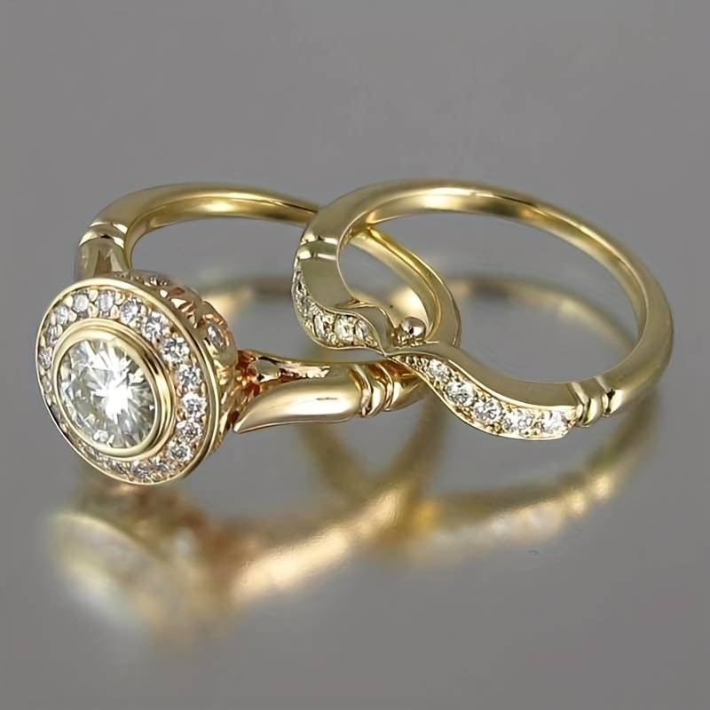 Set de bagues dorées et en zirconium