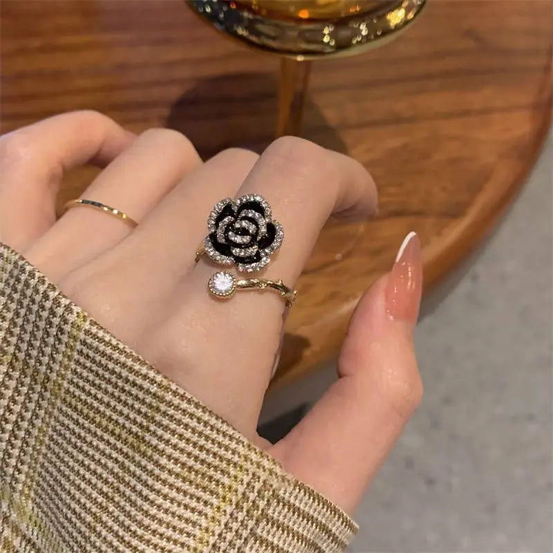 Bague rose noire vintage