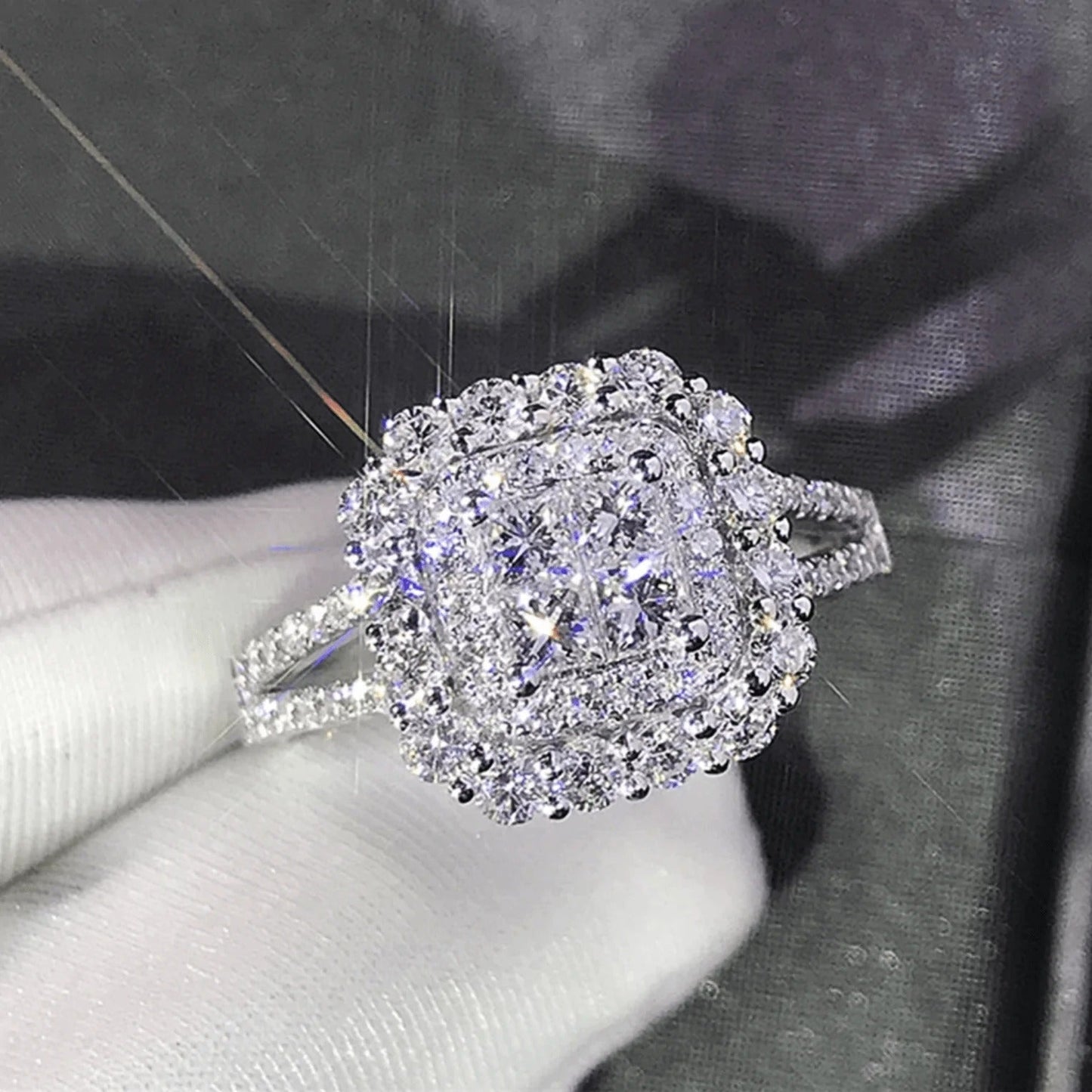 Bague coussin carré Gabrielle