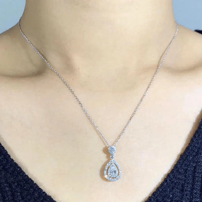 Collier Charlotte avec Pendentif en Forme de Larme