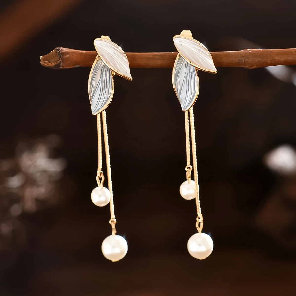 Boucles d'Oreilles Élégantes en Forme de Feuille et Perles