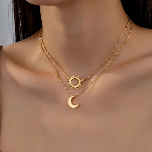 Ensemble de 2 Colliers avec Pendentifs de Soleil et Lune - Style Vintage et Minimaliste
