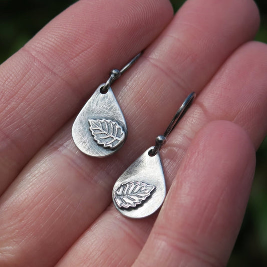 Boucles d'oreilles en feuille plaquées argent