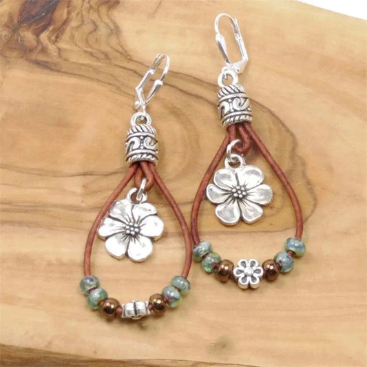 Boucles d'Oreilles en Cuir à Fleurs Vintage