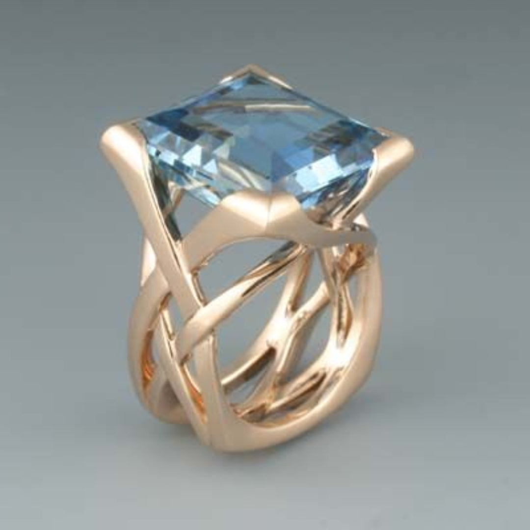 Bague Rose avec Zircon Bleu Vintage