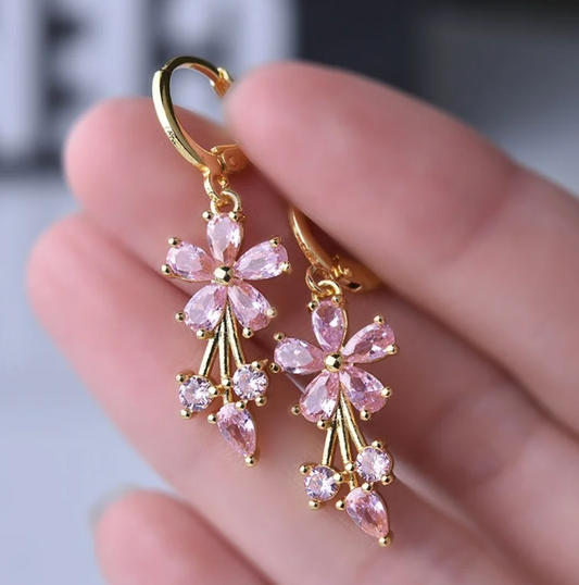 Boucles d'Oreilles à Clous Plaquées Or de 18 Carats avec Marguerites Roses