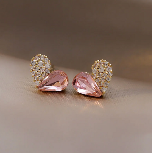 Boucles d'Oreilles Bouton en Forme de Cœur Plaquées Or de 18 Carats - Moitié Cristal Rose et Moitié Zircon