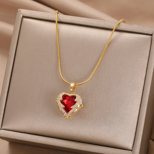 Collier Plaqué Or de 18 Carats avec Cœur Rouge et Strass
