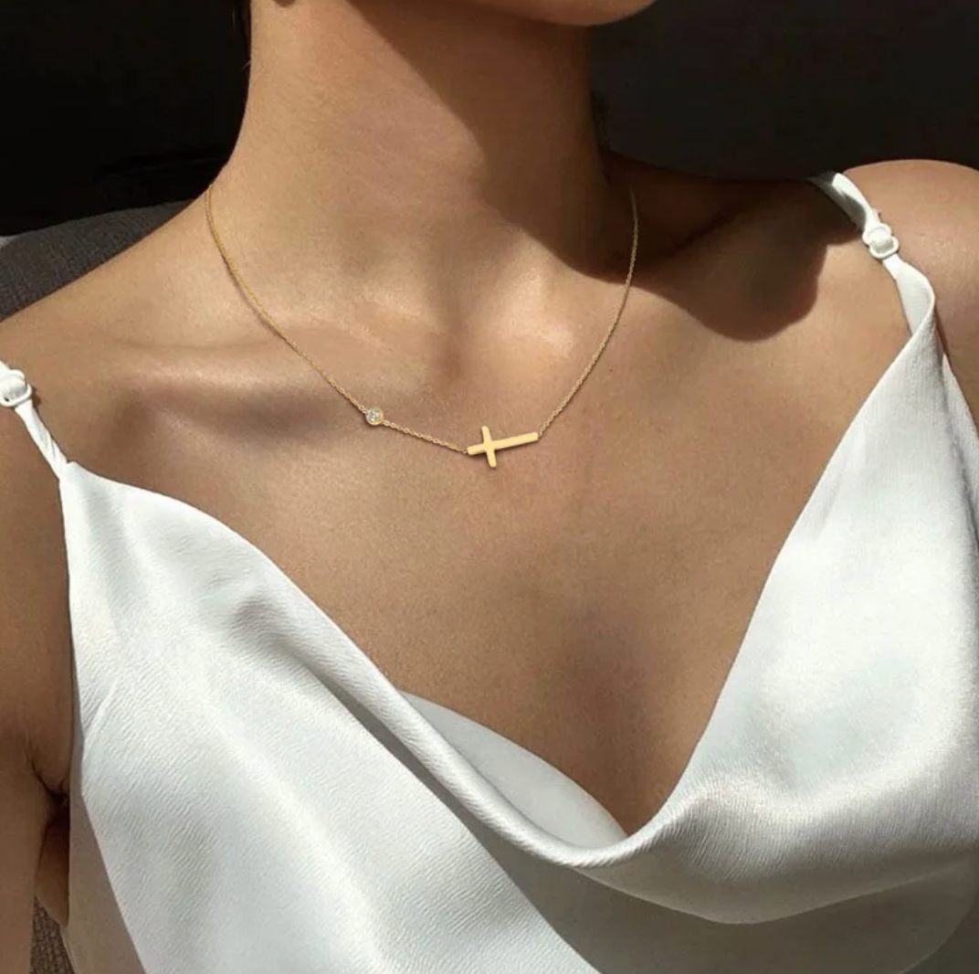 Collier Plaqué Or de 18 Carats avec Croix et Strass Classique