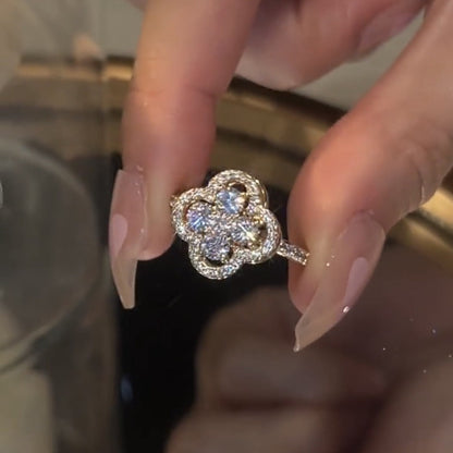 Bague Tournante de Trèfle avec Zircon