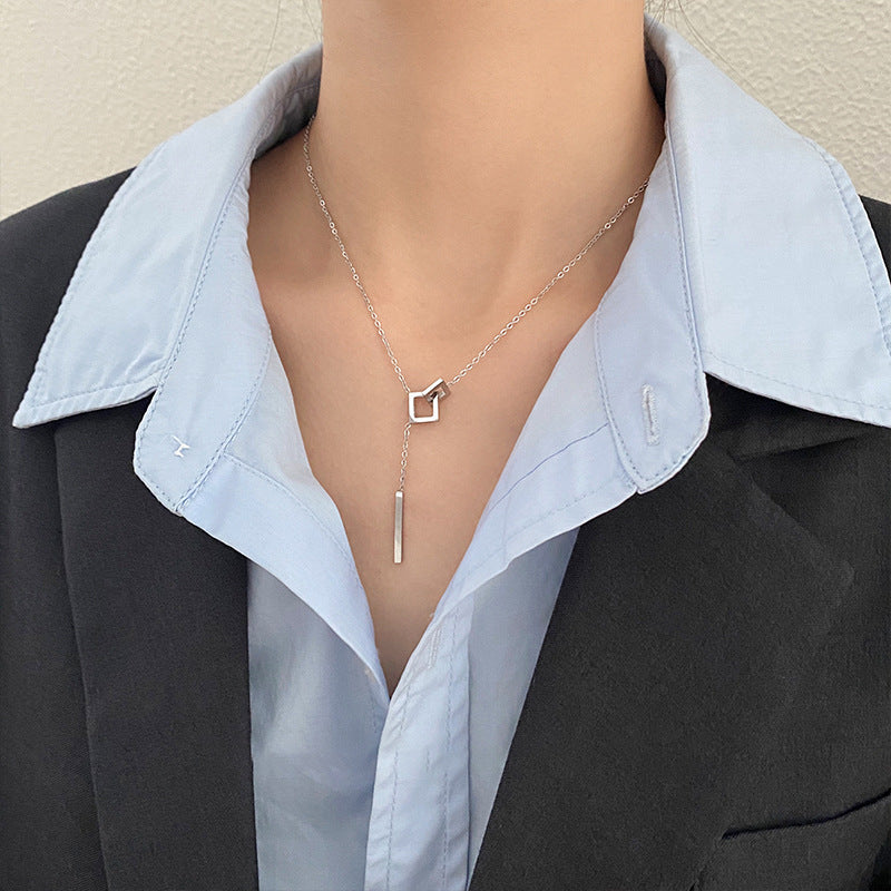 Collier Argenté Géométrique