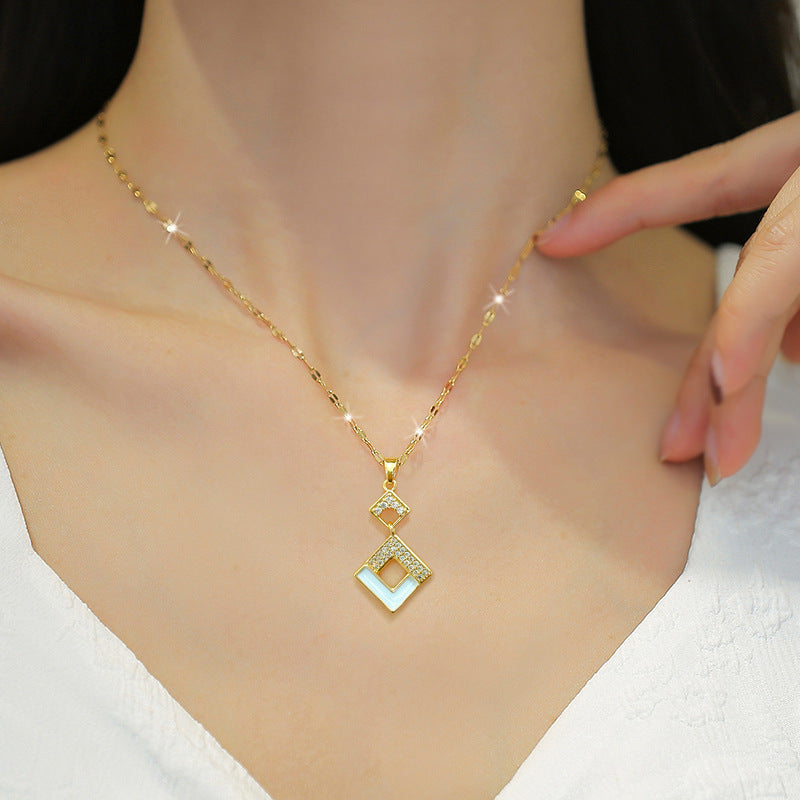Collier géométrique doré