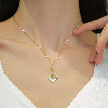 Collier géométrique doré