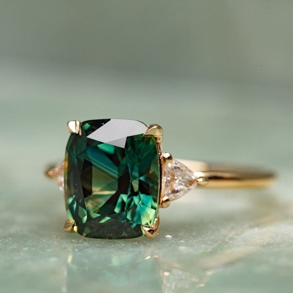 Bague en pierre verte style vintage Dorée
