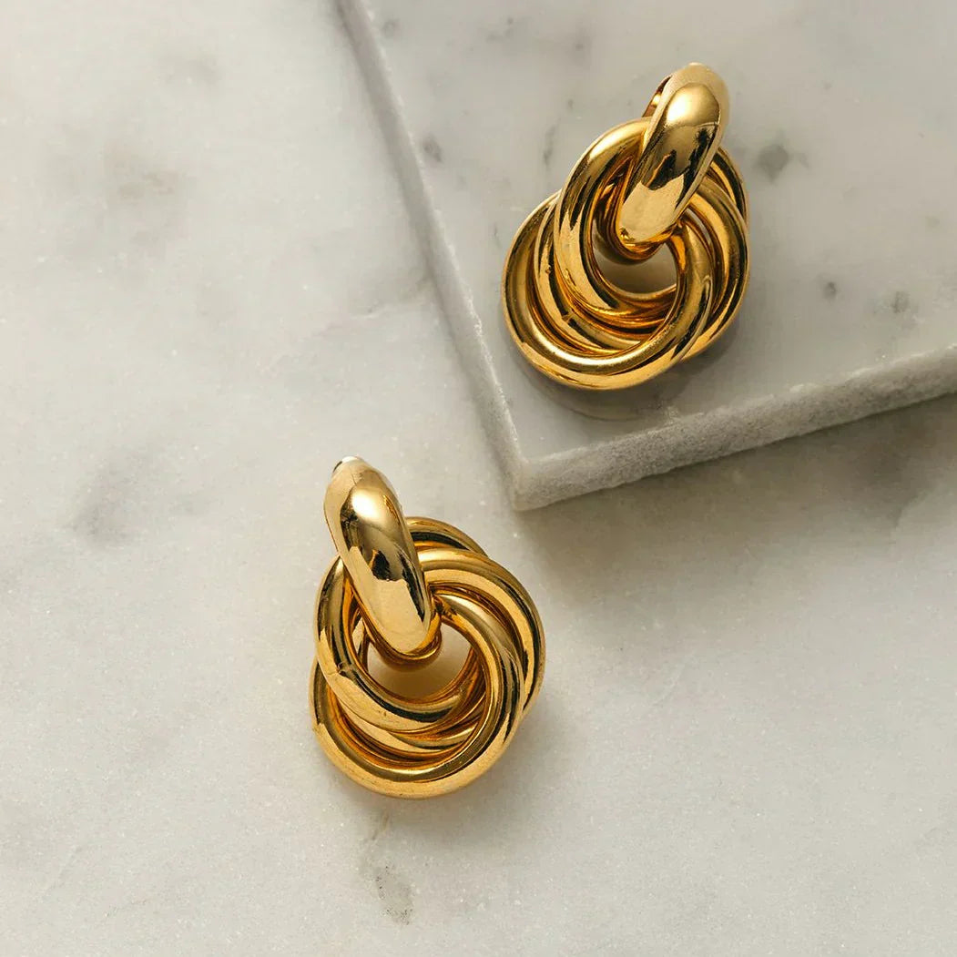 Boucles d'oreilles déclaration entrelacées Dorées