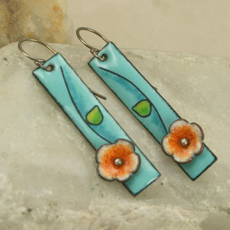 Boucles d'oreilles florales en émail