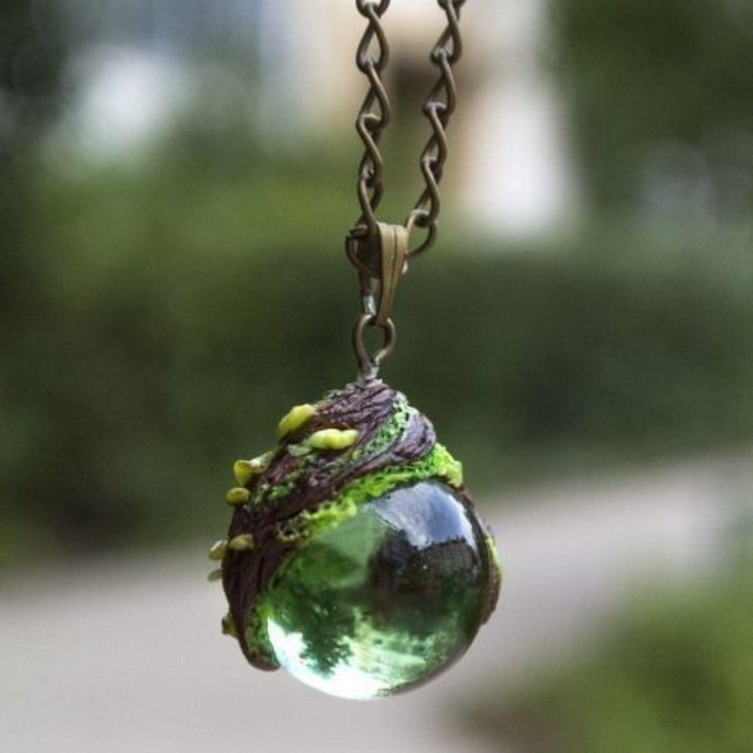 Collier en verre vert naturel