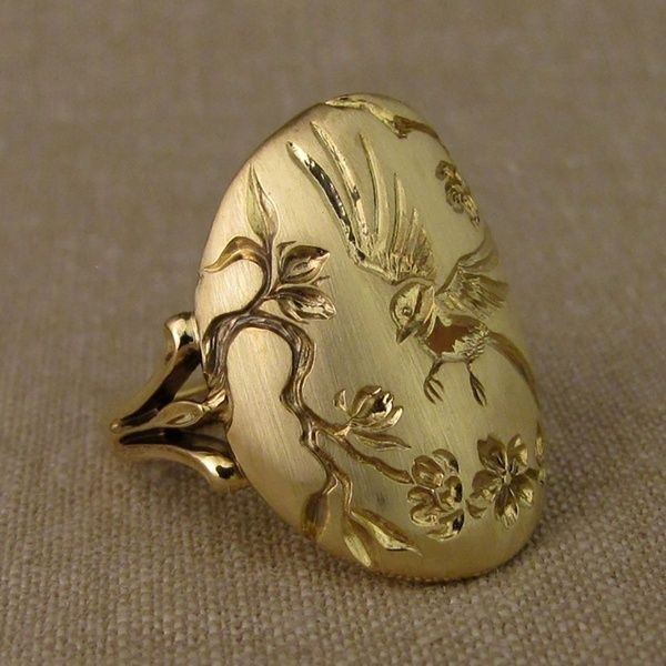 Bague naturelle dorée vintage