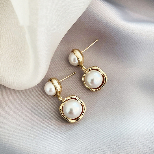 Boucles d'Oreilles de Perles Dorées